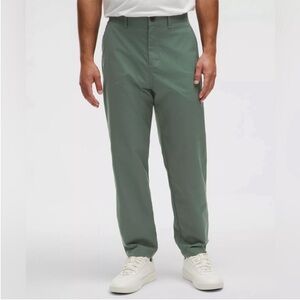 Lululemon Relaxed Tapered Trouser 32 NEW